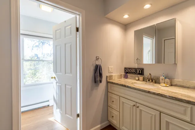 $3,495 | 26 Firetown Road, Simsbury, CT 06070