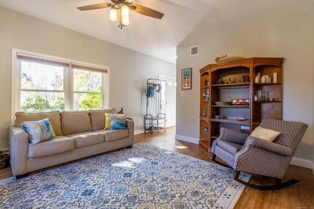 $3,495 | 26 Firetown Road, Simsbury, CT 06070