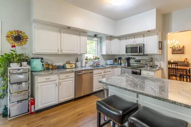 $3,495 | 26 Firetown Road, Simsbury, CT 06070