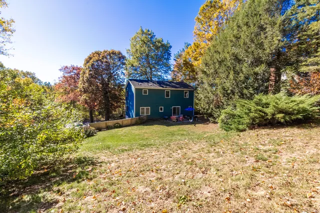 $3,495 | 26 Firetown Road, Simsbury, CT 06070