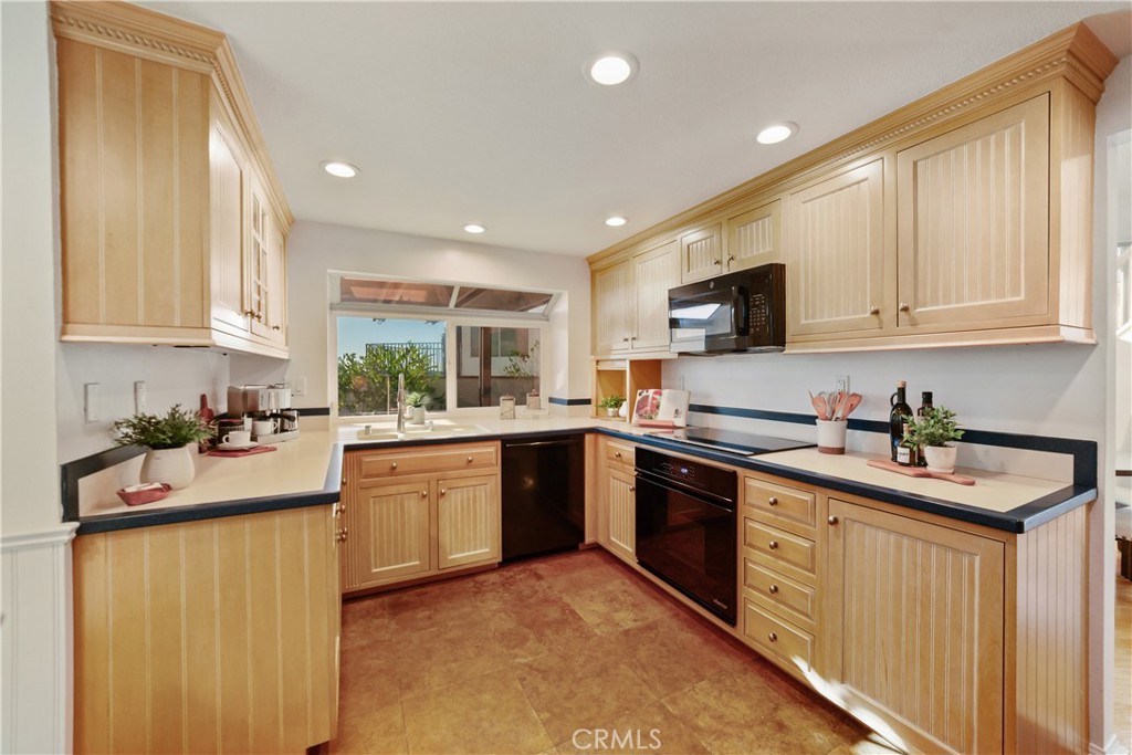 5056 Nighthawk Way Oceanside, CA 92056 - Photo 14 of 54