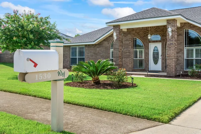 $569,000 | 1530 Woodlawn Way, Gulf Breeze, FL 32563