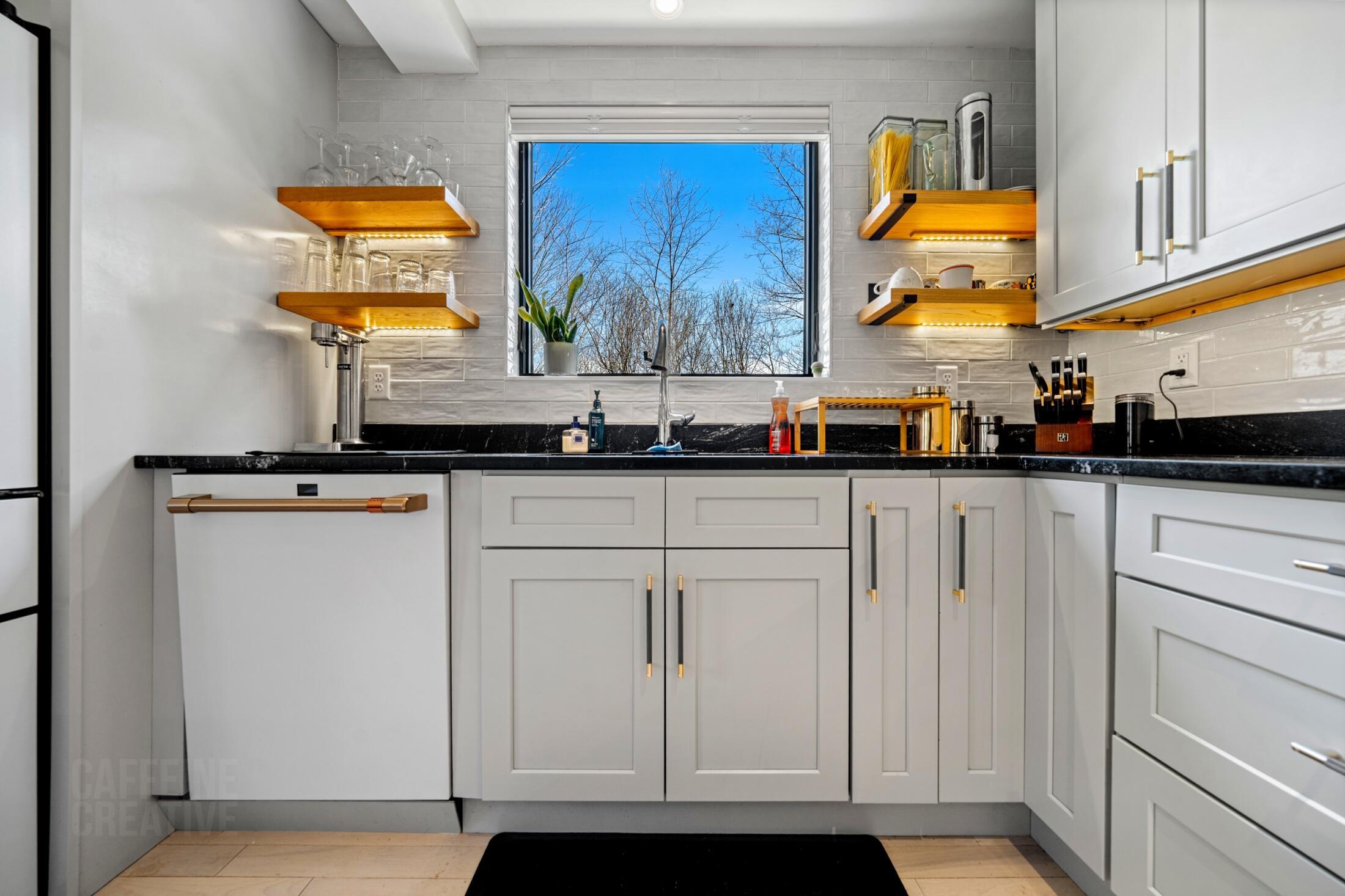 18 Greely Road Cumberland, ME 04021 - Photo 21 of 54 Dining/Kitchen