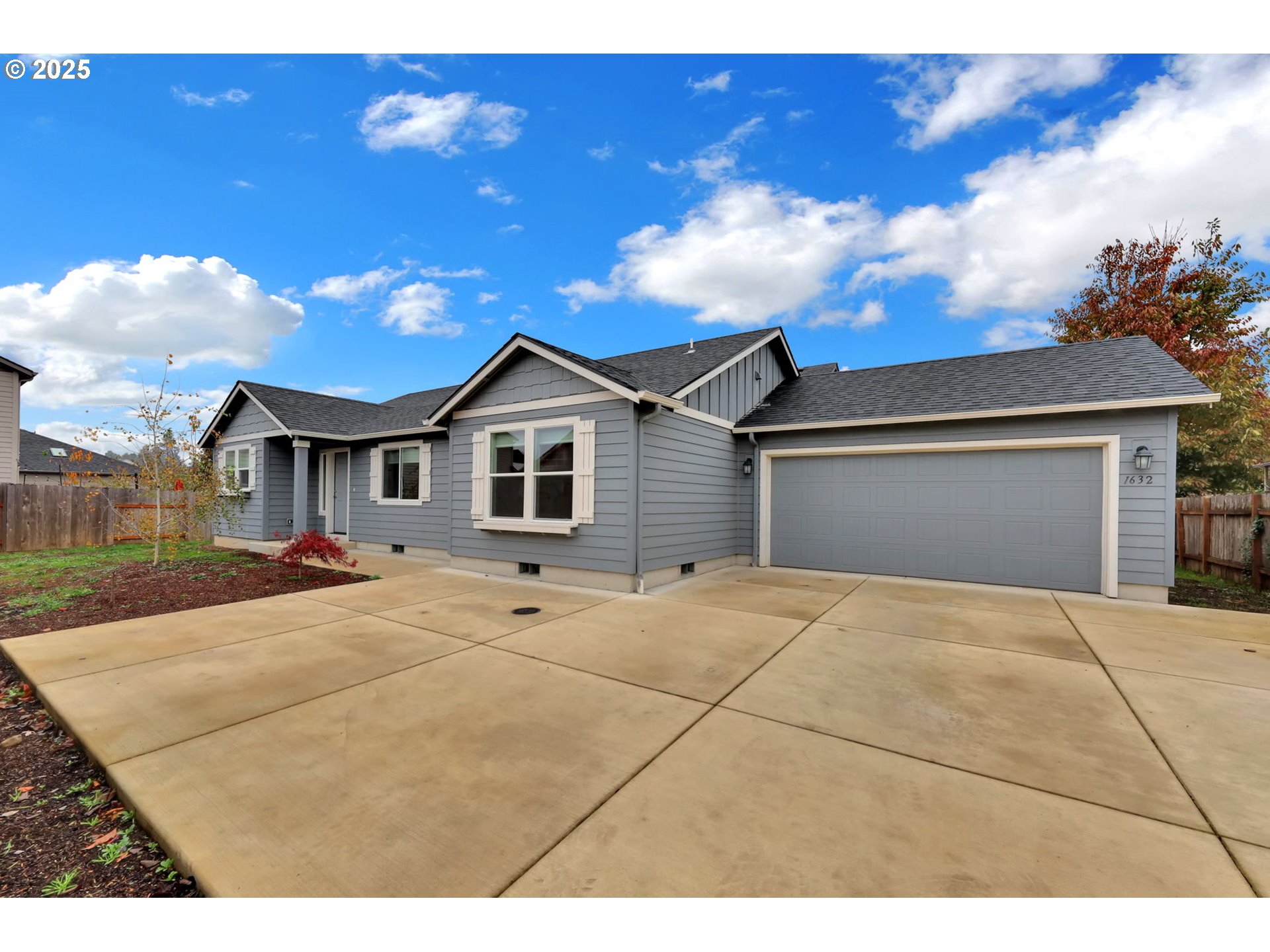 a view of house and outdoor space