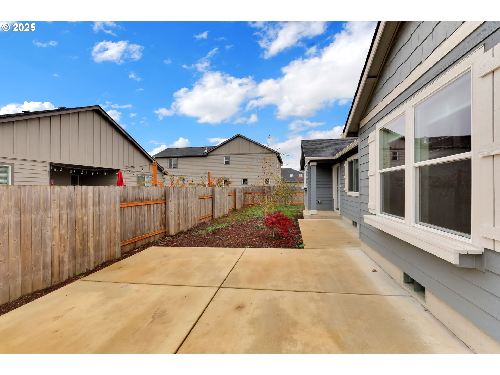 1632 Dotie Drive Springfield, OR 97477 - Photo 3 of 29 a view of a house with a garage