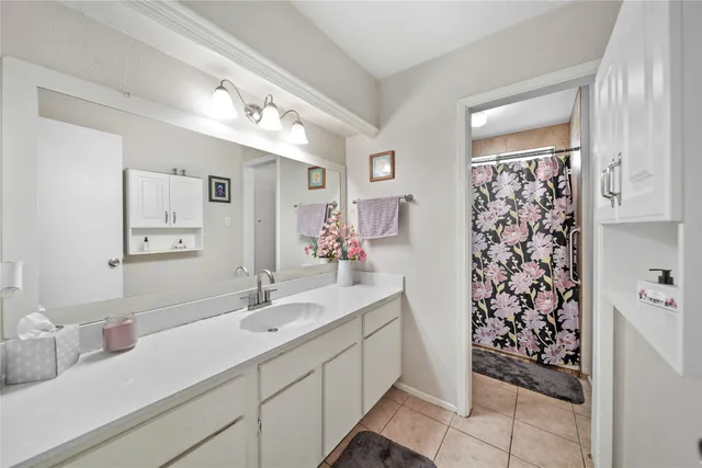 $263,000 | 6122 Gallant Forest Drive, Houston, TX 77088