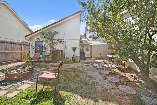 $263,000 | 6122 Gallant Forest Drive, Houston, TX 77088