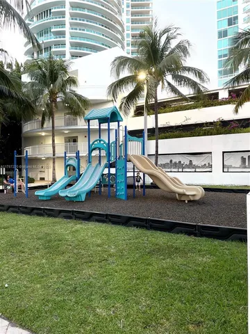 $2,700 | 2101 Brickell Avenue, Unit 502, Miami, FL 33129