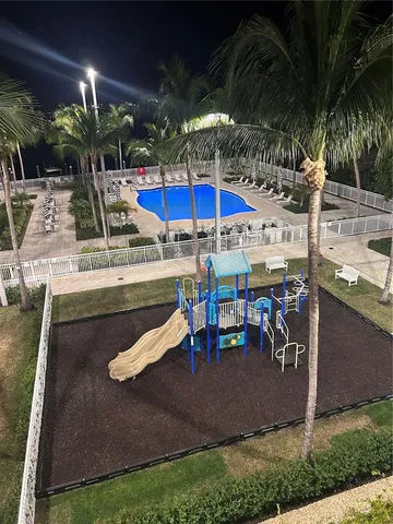 $2,700 | 2101 Brickell Avenue, Unit 502, Miami, FL 33129