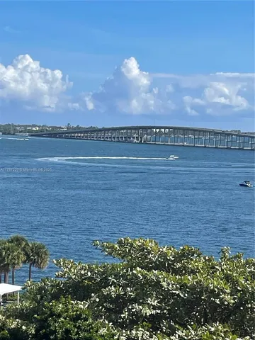 $2,700 | 2101 Brickell Avenue, Unit 502, Miami, FL 33129