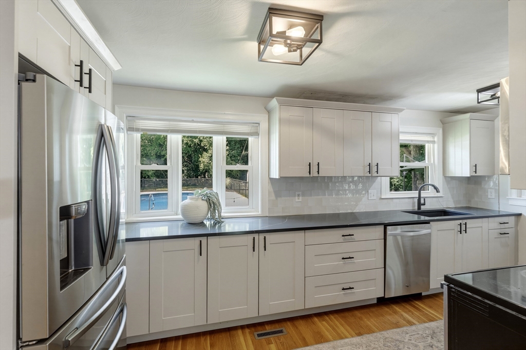 75 Clematis Road Agawam, MA 01001 - Photo 14 of 38