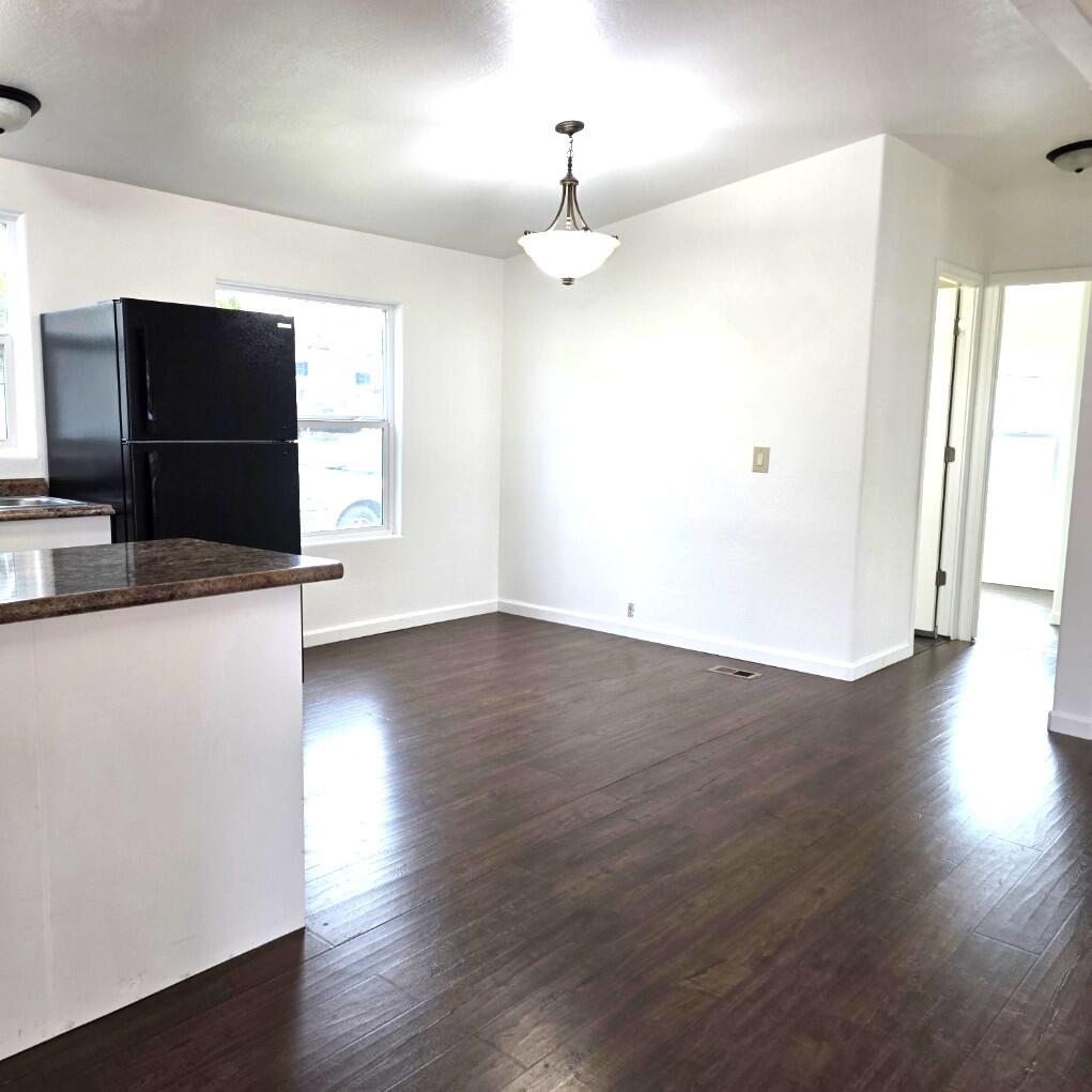 939 South Valley View Road, Unit 10 Ashland, OR 97520 - Photo 7 of 13 20260108_133542