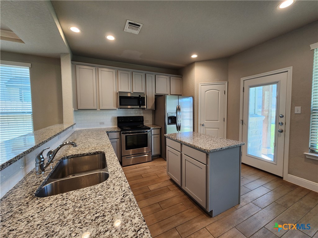 2028 Rueben Road New Braunfels, TX 78130 - Photo 10 of 37