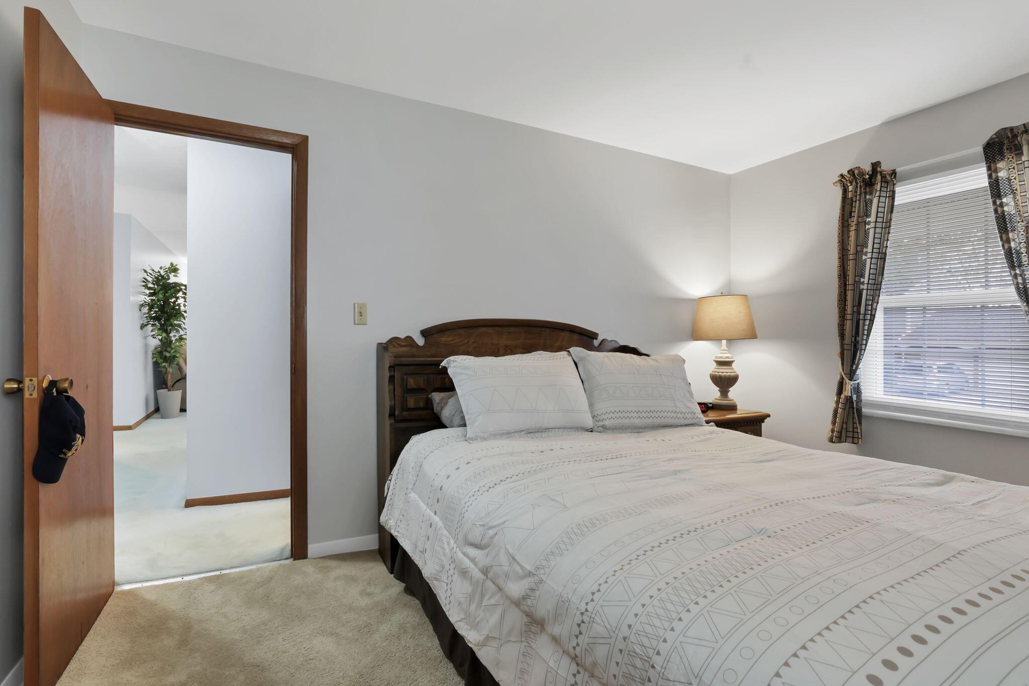 1248 Gresham Road Columbus, OH 43204 - Photo 11 of 35 32-web-or-mls-011A8238