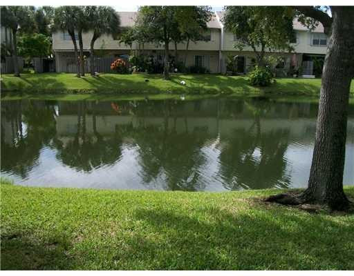 215 Southwest 3rd Street, Unit 215 Pompano Beach, FL 33060 - Photo 7 of 10 Exterior Front