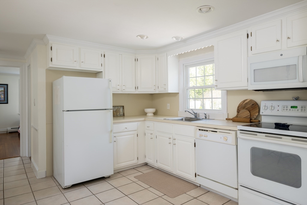 111 Lewis Road Yarmouth, MA 02673 - Photo 12 of 38