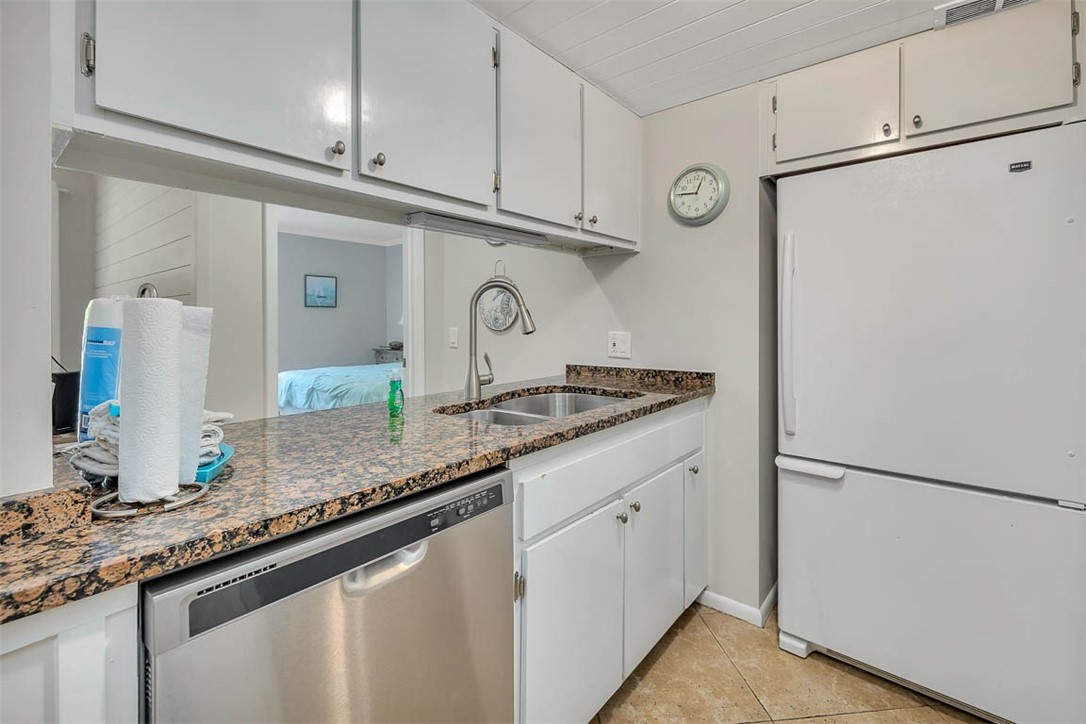 1524 Wood Avenue, Unit 214 St. Simons Island, GA 31522 - Photo 6 of 38