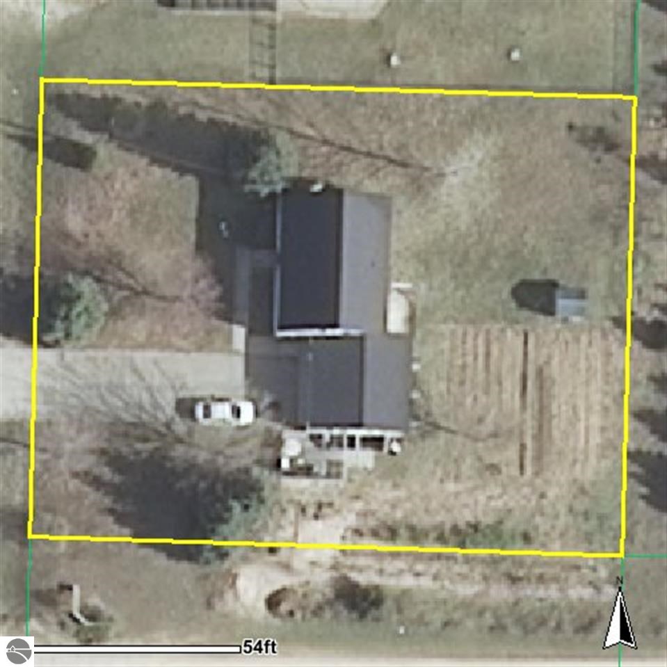 884 High Lake Road Traverse City, MI 49696 - Photo 3 of 35 1788346-2.JPG