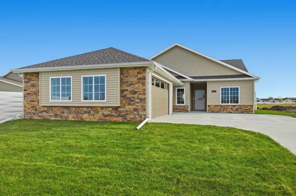 $549,622 | 6230 21st Street South, Fargo, ND 58104