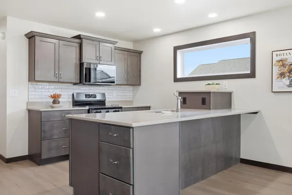 $549,622 | 6230 21st Street South, Fargo, ND 58104