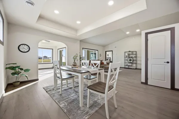 $549,622 | 6230 21st Street South, Fargo, ND 58104