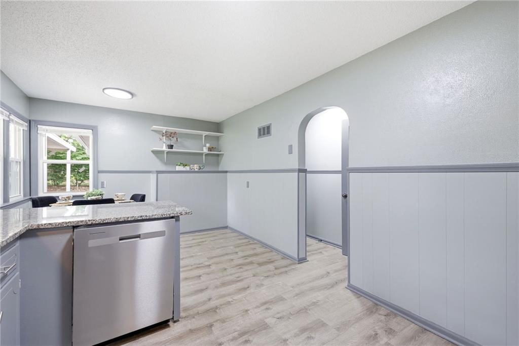 11008 Grandview Road Kansas City, MO 64137 - Photo 28 of 52