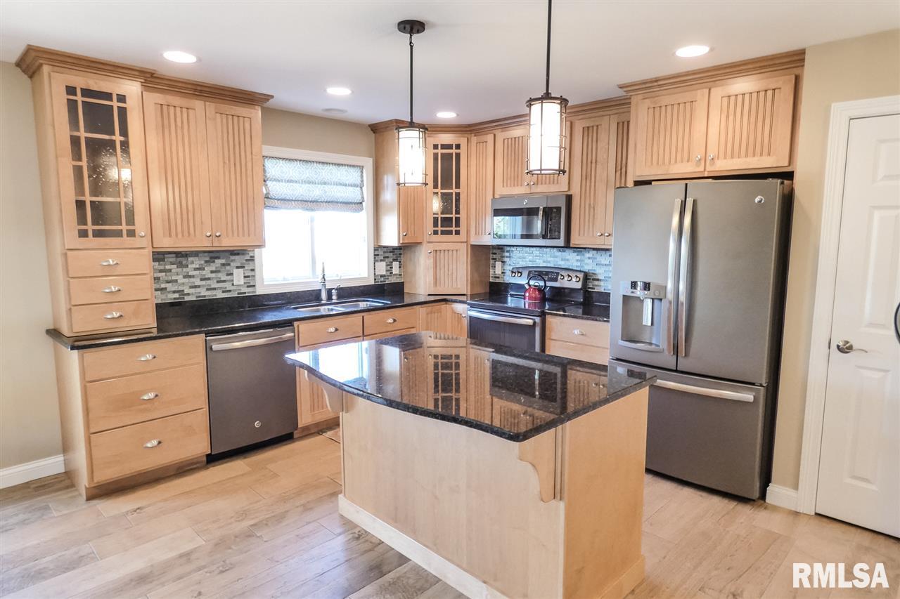 1308 Mitchell Street Washington, IL 61571 - Photo 7 of 32 Gallery Image 7
