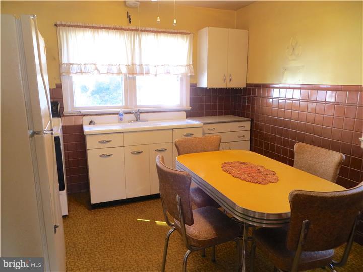 110 Swarthmore Avenue Rutledge, PA 19070 - Photo 7 of 20 Kitchen