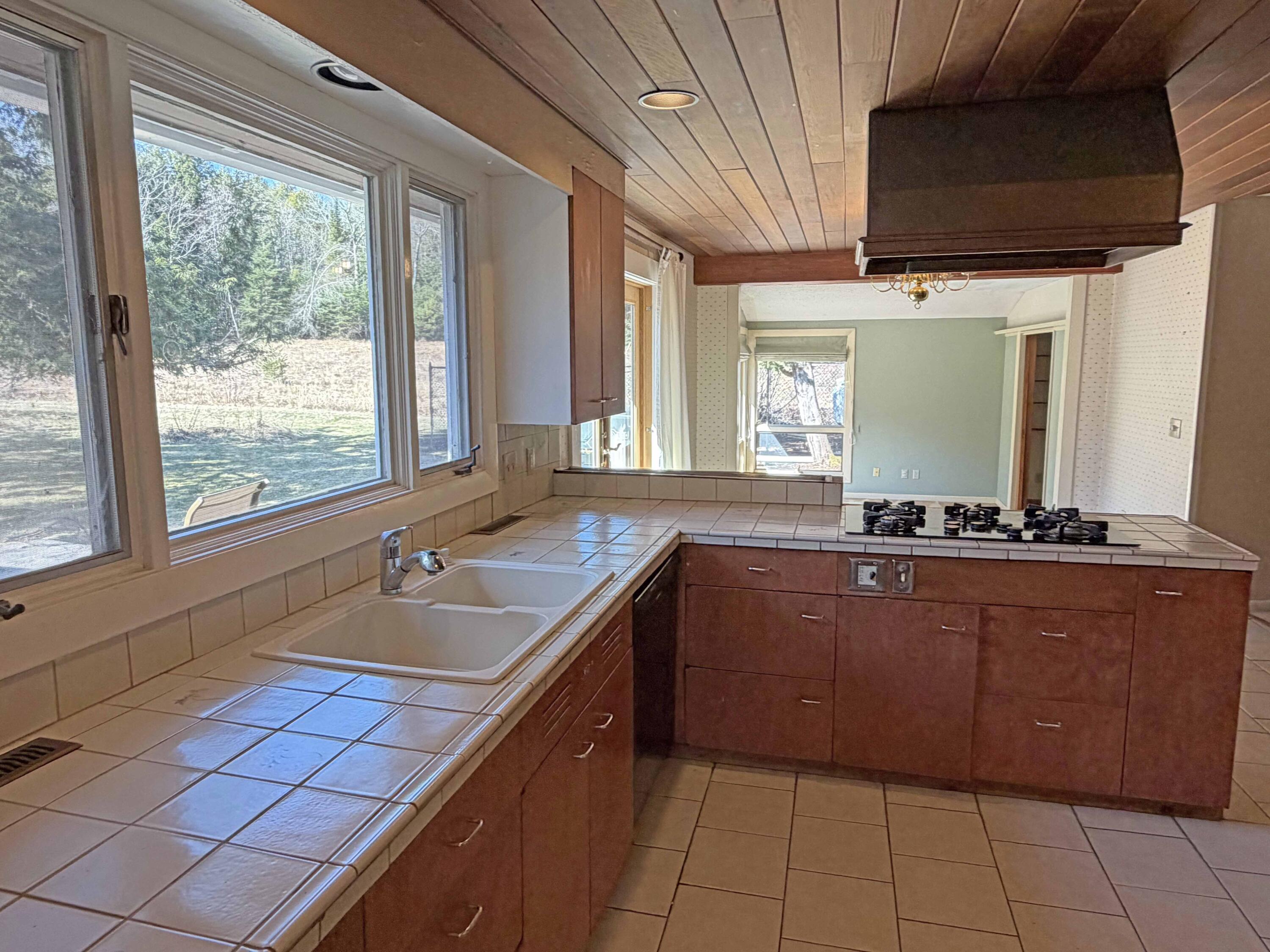 685 Main Road Holden, ME 04429 - Photo 15 of 53 2f