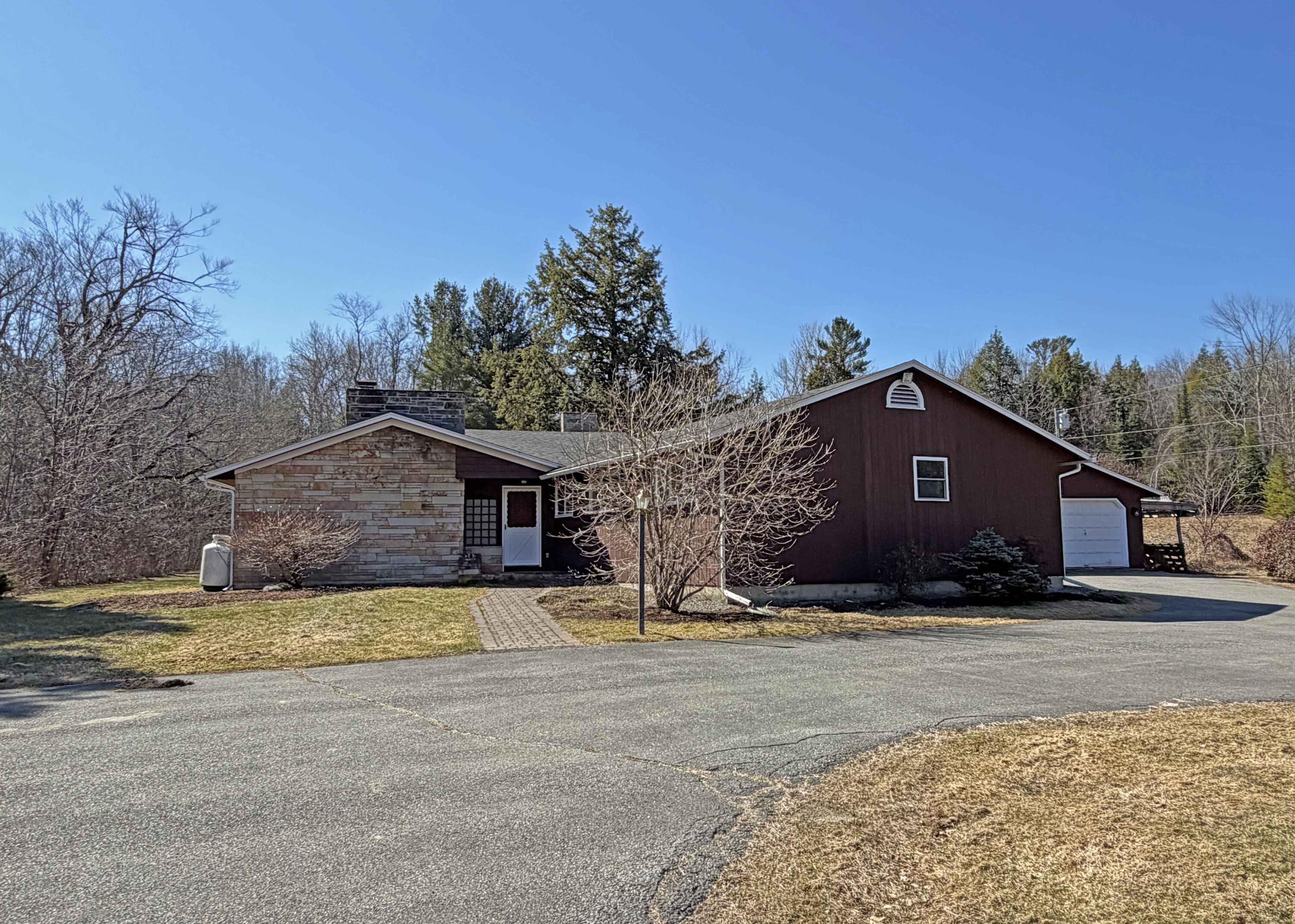 685 Main Road Holden, ME 04429 - Photo 5 of 53 1e