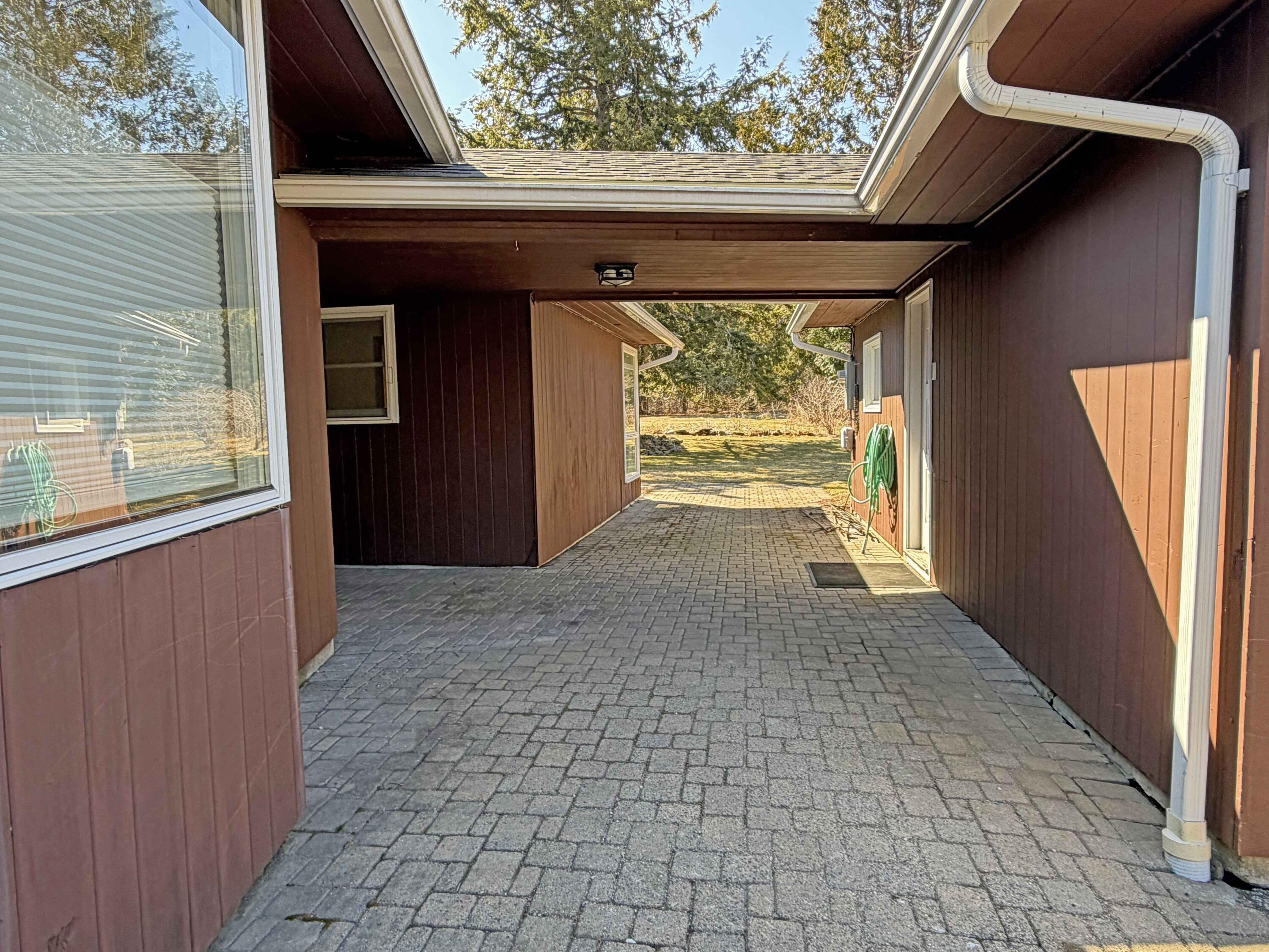 685 Main Road Holden, ME 04429 - Photo 9 of 53 1i