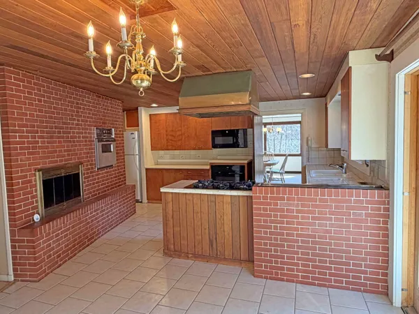 $559,000 | 685 Main Road, Holden, ME 04429