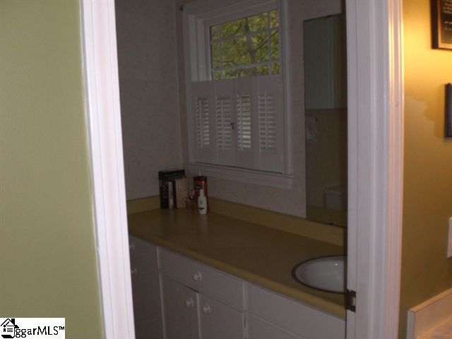 9 Heatherbrook Road Greenville, SC 29615 - Photo 14 of 21 Gallery Image 14