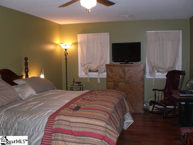 9 Heatherbrook Road Greenville, SC 29615 - Photo 10 of 21 Gallery Image 10