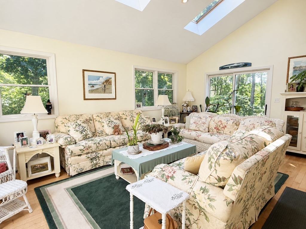 8 Pip'n Road Edgartown, MA 02539 - Photo 2 of 16 Gallery Image 2