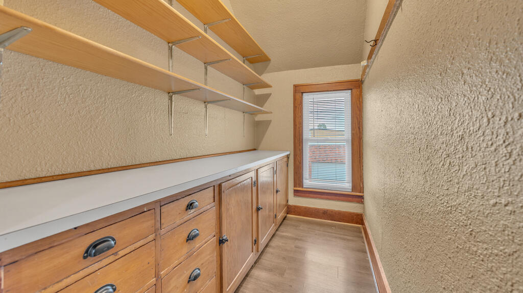 902 South 20th Street, Unit 902A Manitowoc, WI 54220 - Photo 7 of 29 Upper Pantry