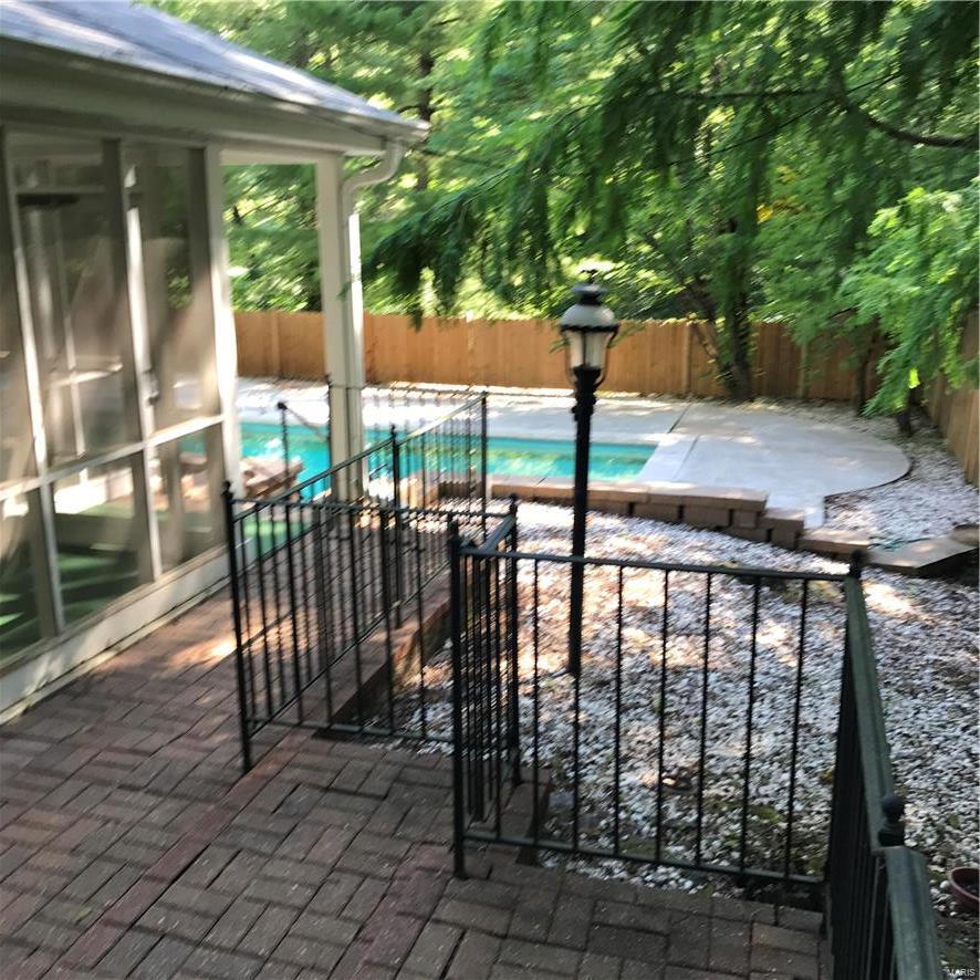 812 Culloden Road St. Louis, MO 63122 - Photo 10 of 17