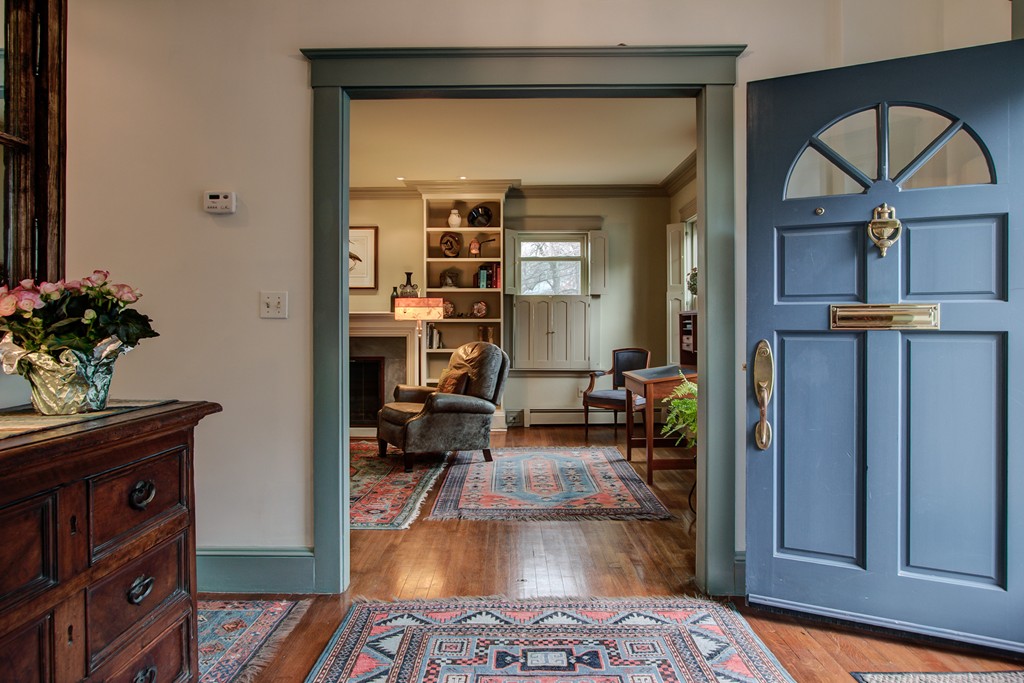 121 Warren Road Framingham, MA 01702 - Photo 7 of 30 Gallery Image 7
