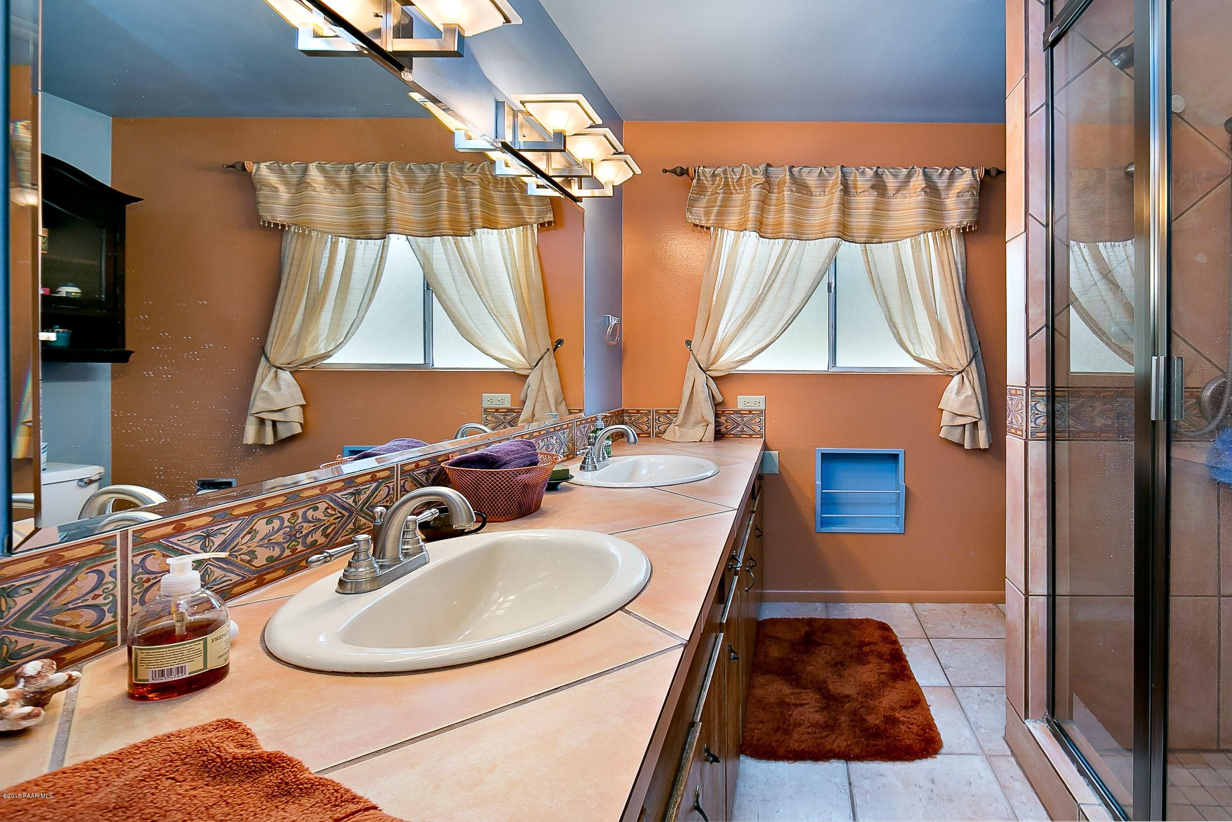 2527 Shadow Valley Ranch Road Prescott, AZ 86305 - Photo 23 of 28 Master Bath