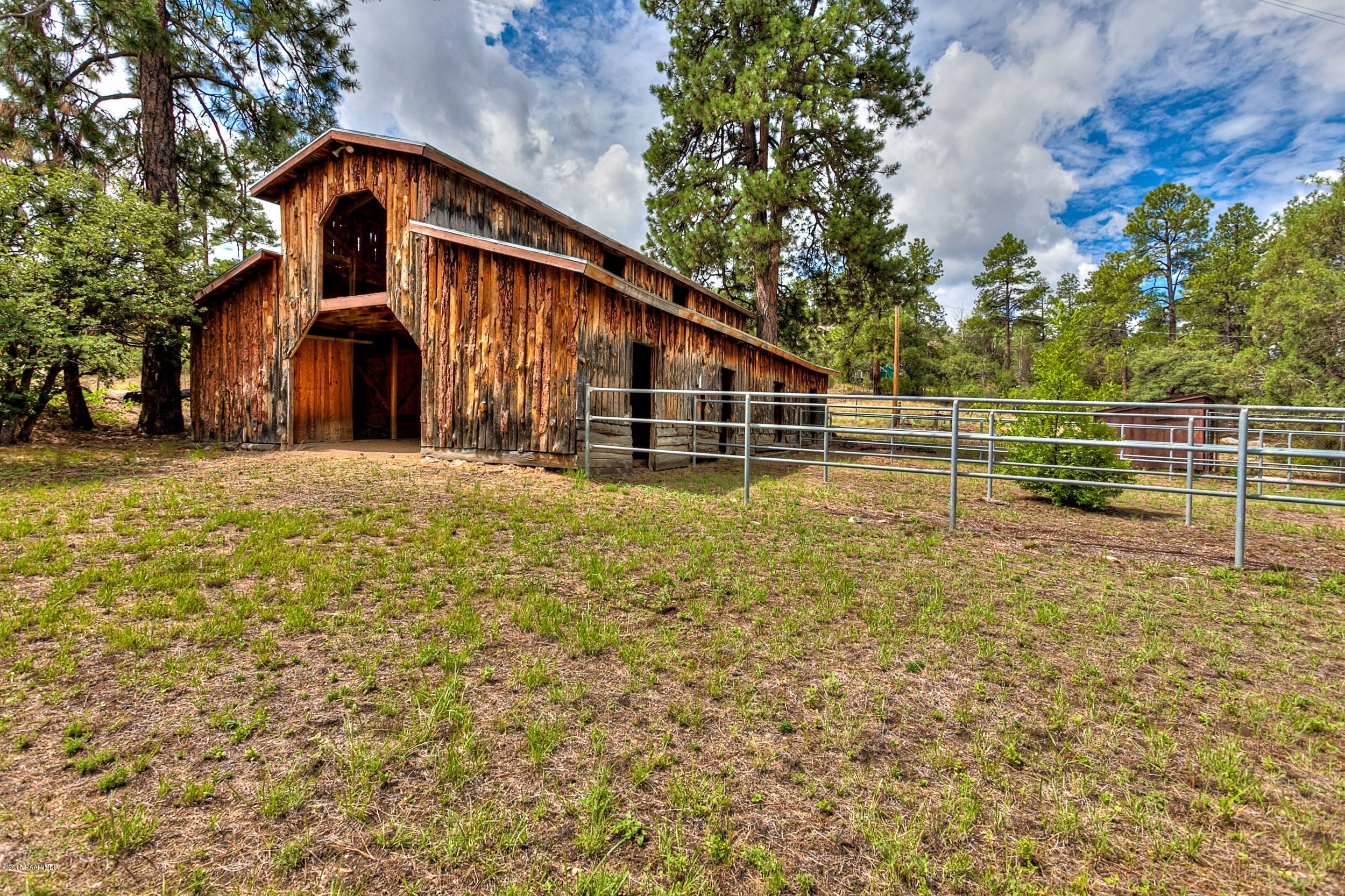 2527 Shadow Valley Ranch Road Prescott, AZ 86305 - Photo 4 of 28 Barn