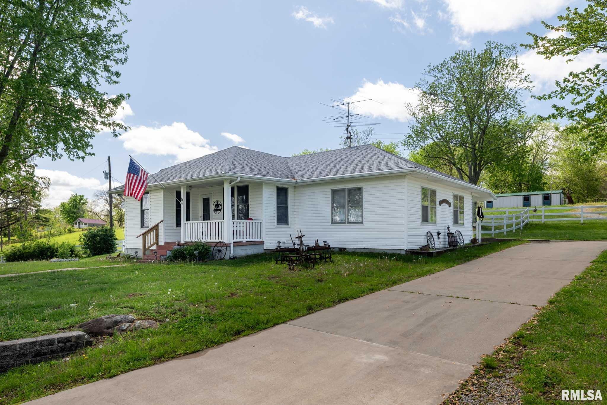 145 Roosevelt Loop Vienna, IL 62995 - Photo 3 of 36 Gallery Image 3