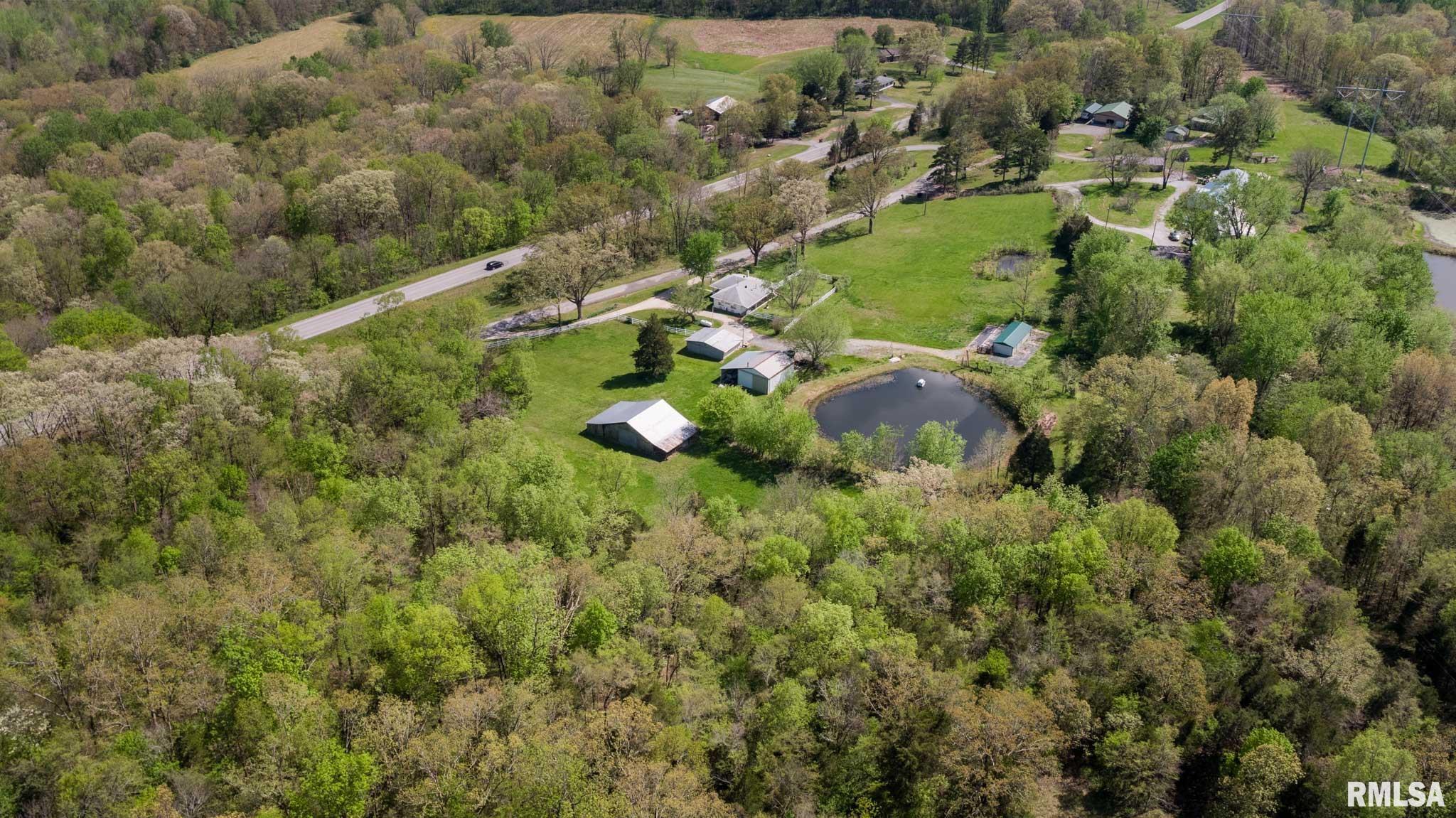 145 Roosevelt Loop Vienna, IL 62995 - Photo 4 of 36 Gallery Image 4