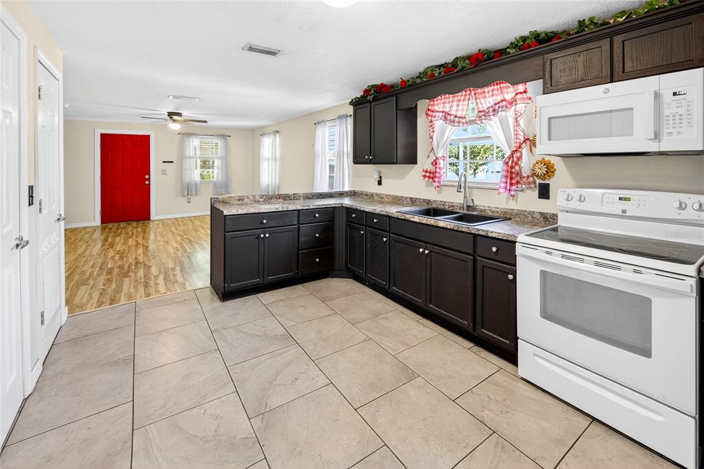 276 South Myrtle Street Starke, FL 32091 - Photo 7 of 18
