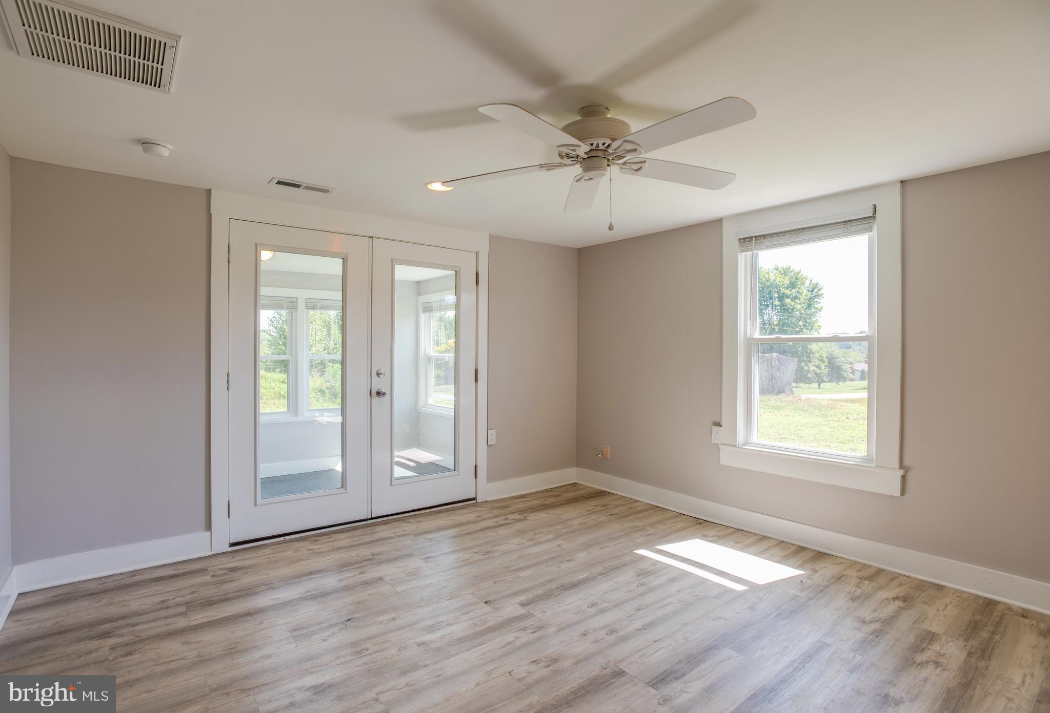 9220 White Shop Road Culpeper, VA 22701 - Photo 3 of 31 Family Room