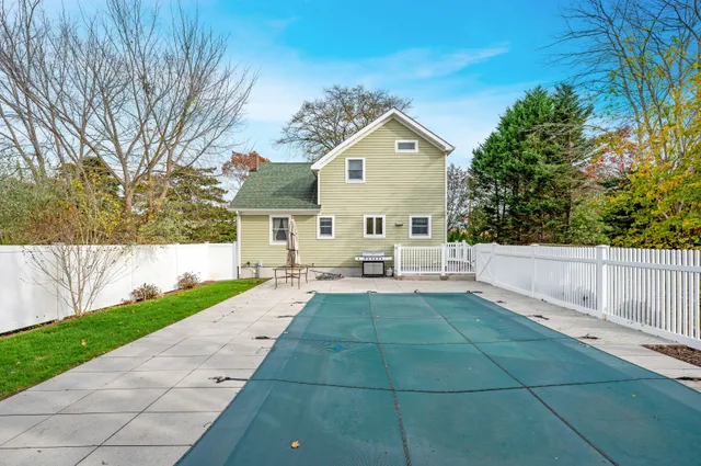 $18,000 | Undisclosed Address, Westhampton, NY 11978