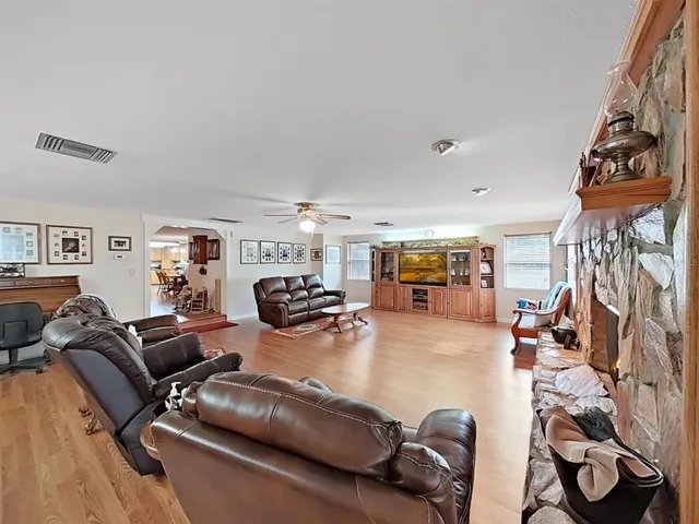 $899,500 | 4105 Robinson Road, Valrico, FL 33594