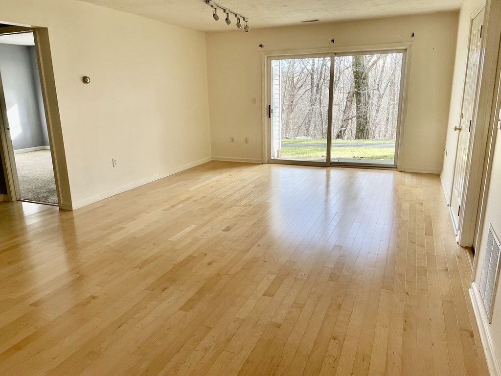 330 Sunderland Road, Unit 61 Worcester, MA 01604 - Photo 3 of 22 Gallery Image 3