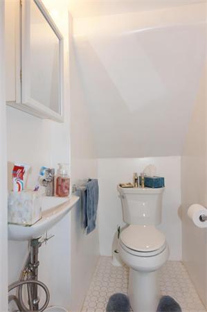 18 Rockingham Street Cambridge, MA 02139 - Photo 13 of 24