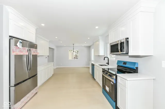 $349,900 | 7748 Hillcrest Drive, Mooresville, IN 46158