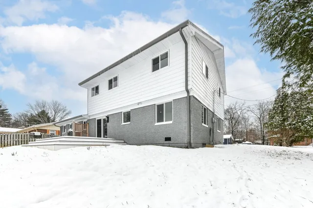 $349,900 | 7748 Hillcrest Drive, Mooresville, IN 46158